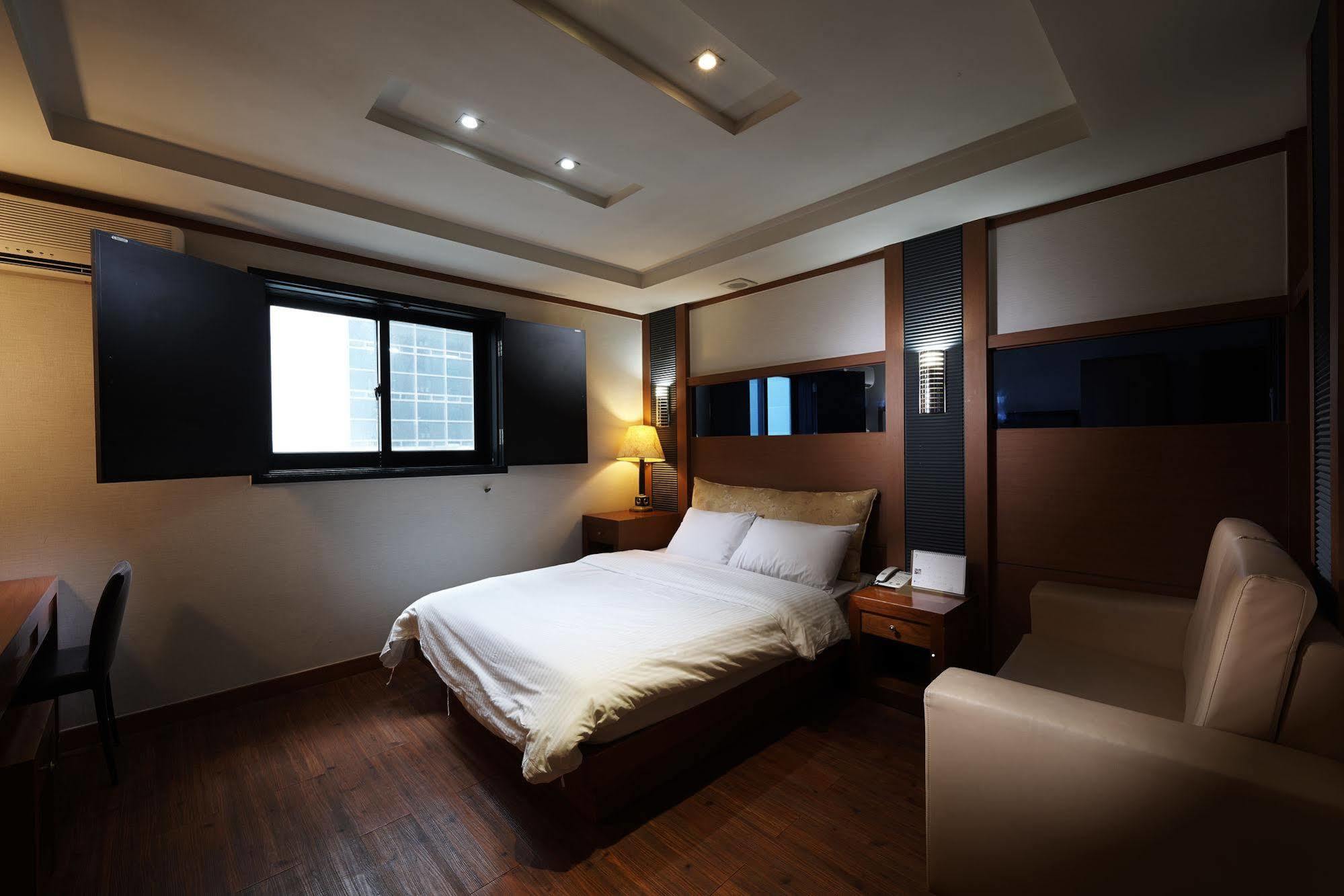 Hotel Noblesse, Yeoksam Seul Esterno foto