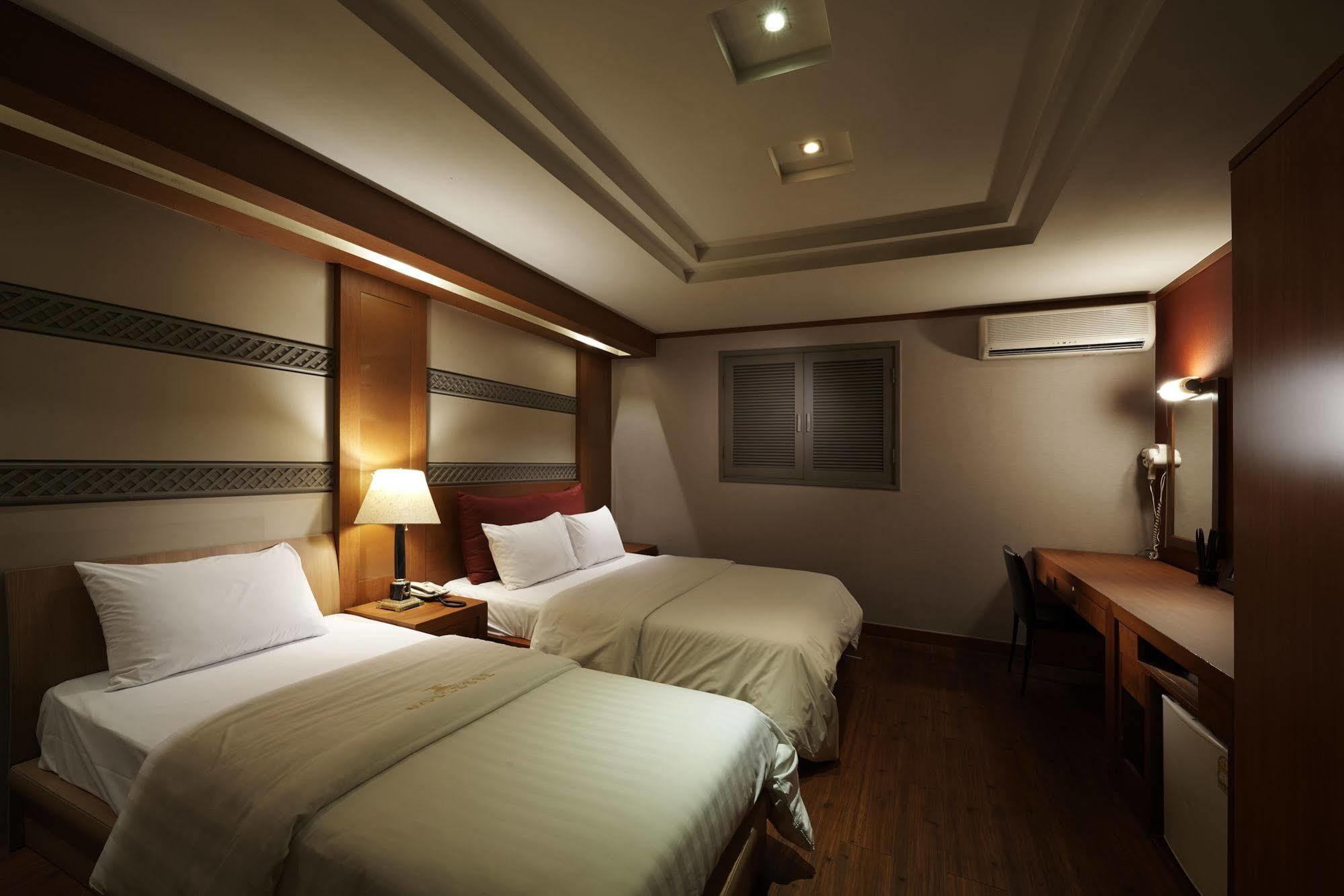 Hotel Noblesse, Yeoksam Seul Esterno foto