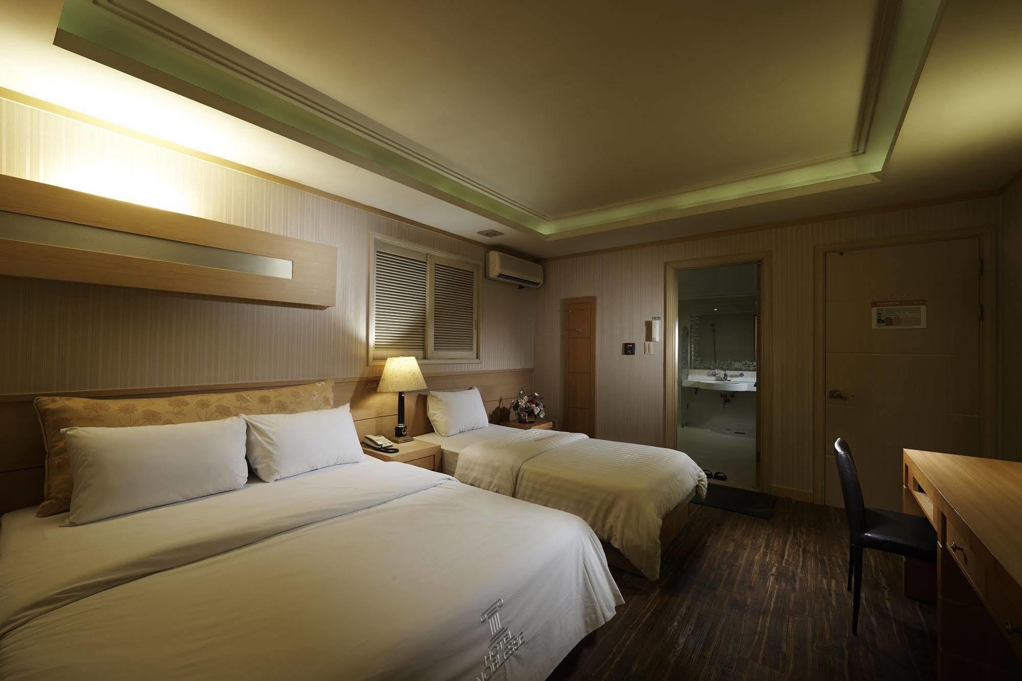 Hotel Noblesse, Yeoksam Seul Esterno foto