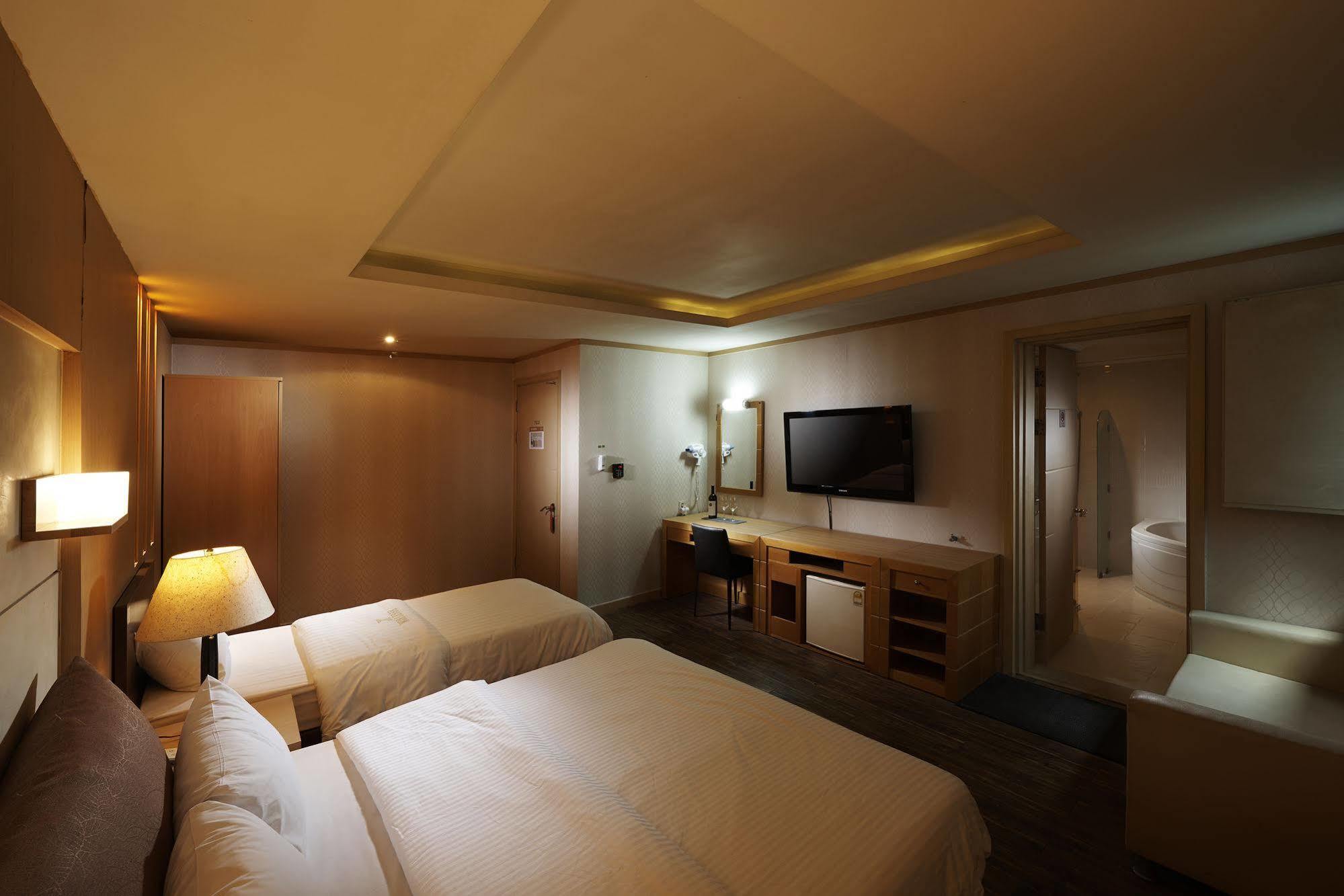 Hotel Noblesse, Yeoksam Seul Esterno foto