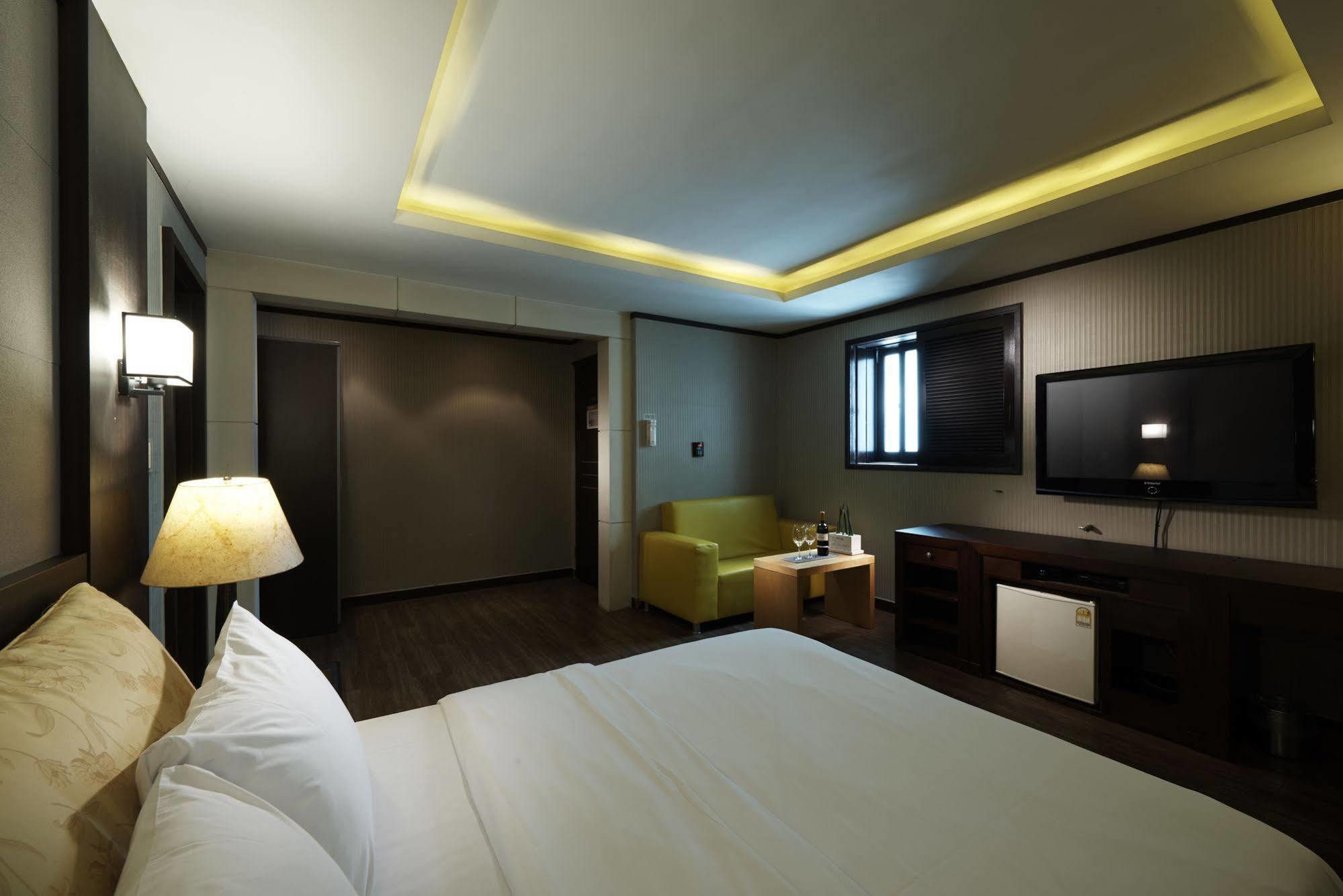 Hotel Noblesse, Yeoksam Seul Esterno foto