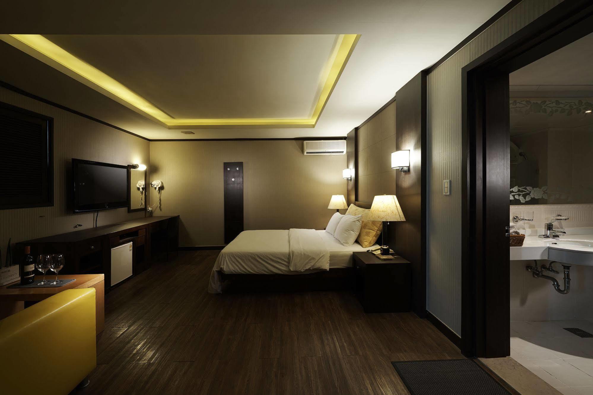 Hotel Noblesse, Yeoksam Seul Esterno foto